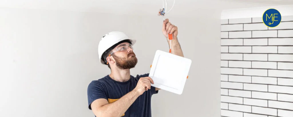 How to change or fix light fitting in Australia