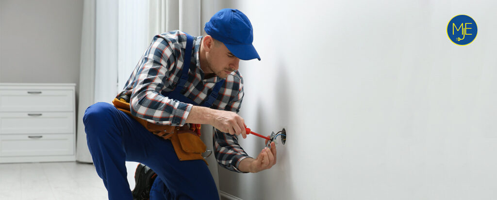 Tips for Choosing the Right Electrical Contractor for Your Home Renovation